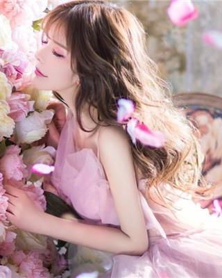 《穿成龙族唯一的幼崽》作者：婻书