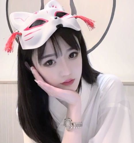 《美貌炮灰攻总是被主角团觊觎》作者：渡余生