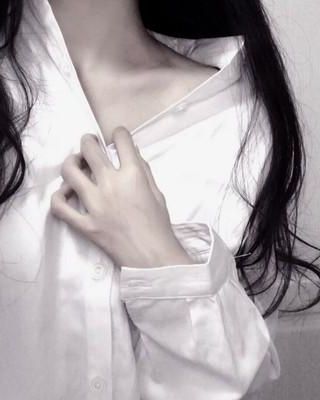 【独家】趁校花家里穷，忽悠她当女朋友